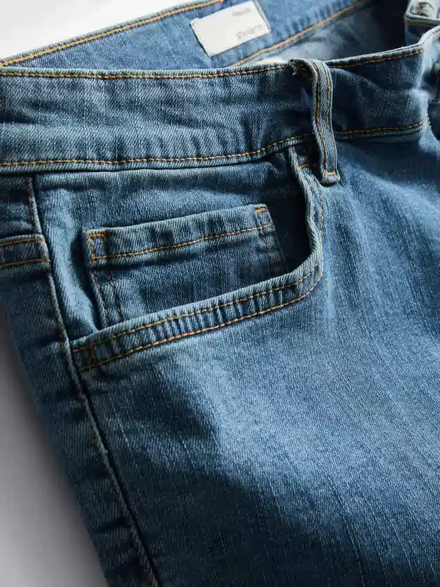 Suorat denimshortsit