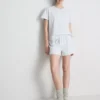 T-paita- ja shortsipyjama