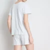 T-paita- ja shortsipyjama