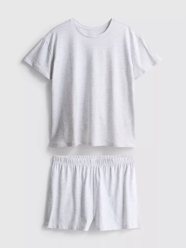 T-paita- ja shortsipyjama