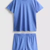 T-paita- ja shortsipyjama