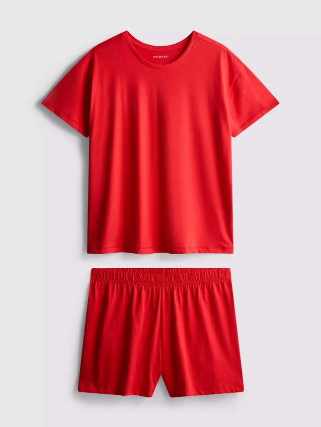 T-paita- ja shortsipyjama