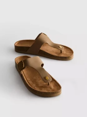 T-palkkiset soljelliset muuli-sandaalit