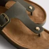 T-palkkiset soljelliset muuli-sandaalit