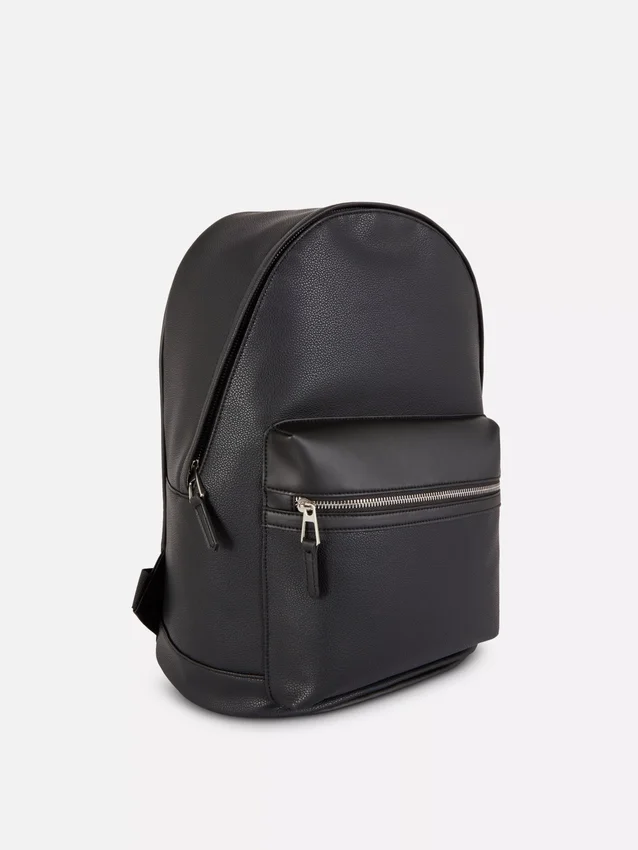 Tekonahkainen reppu