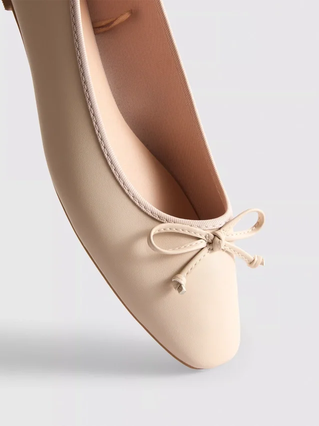 Tekonahkaiset ballerina-matalat kengät