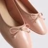 Tekonahkaiset ballerina-matalat kengät rusetilla