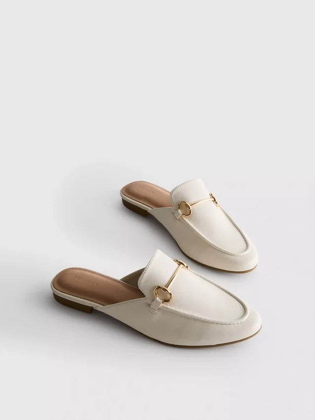 Tekonahkaiset snaffle-bit-mule-loaferit