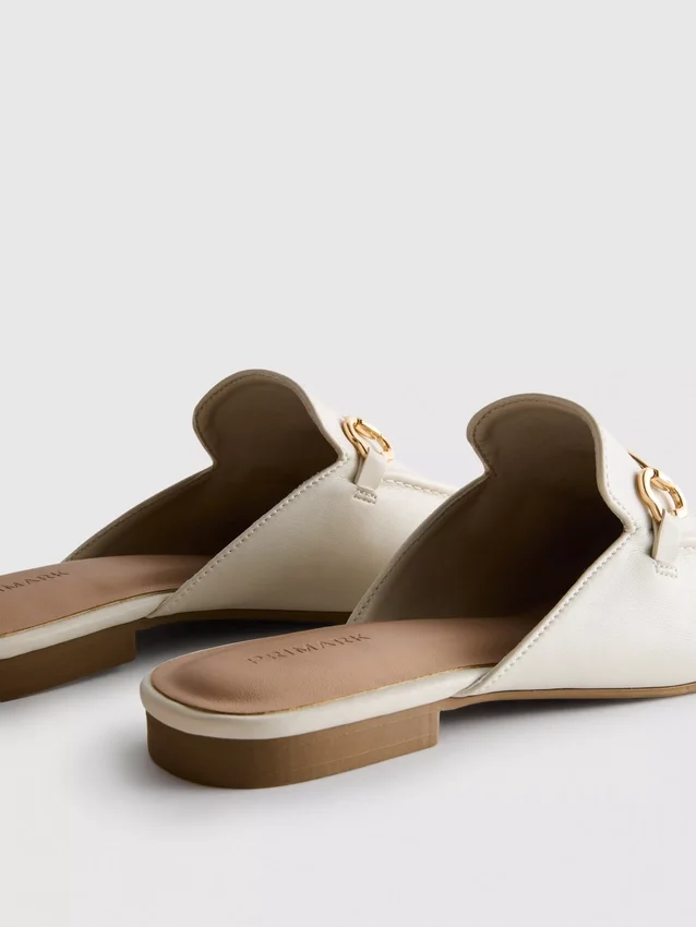 Tekonahkaiset snaffle-bit-mule-loaferit