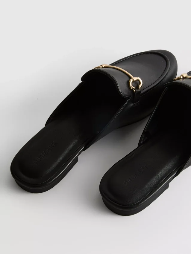 Tekonahkaiset snaffle-bit-mule-loaferit