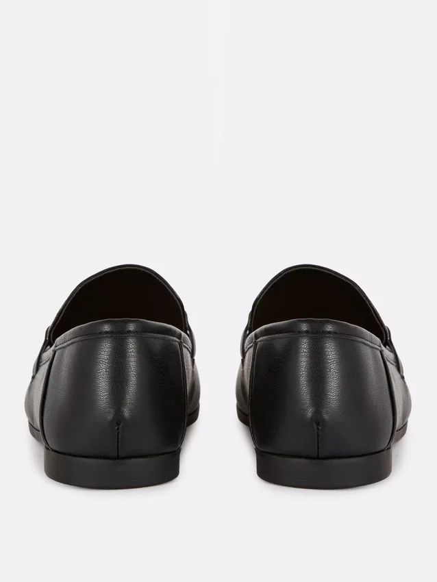 Tekonahkaiset snaffle-loaferit