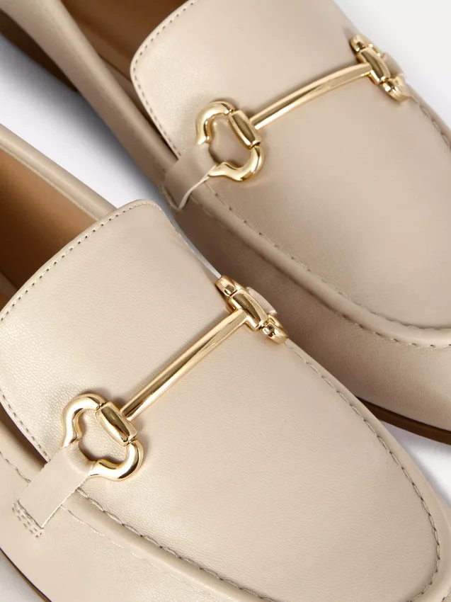 Tekonahkaiset snaffle-loaferit