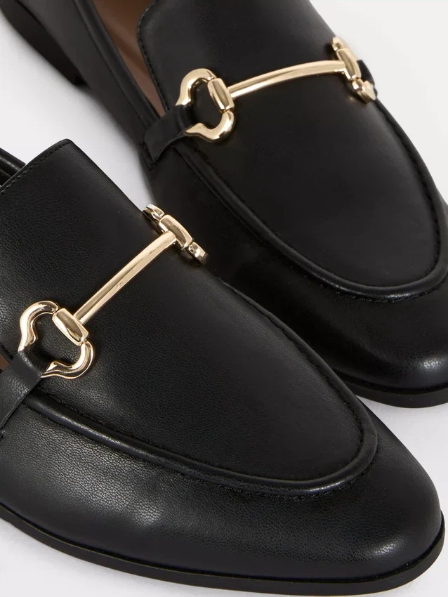 Tekonahkaiset snaffle-loaferit