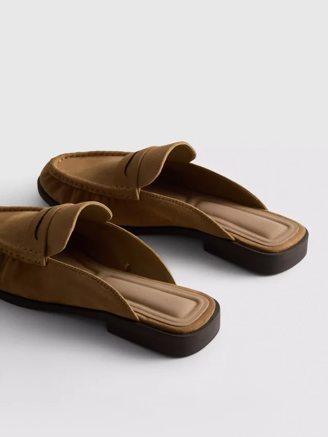 Tekosukkanahkaiset loafer-mule-sandaalit