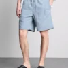 Teksturoidut denimshortsit, joissa on kiristysnauha