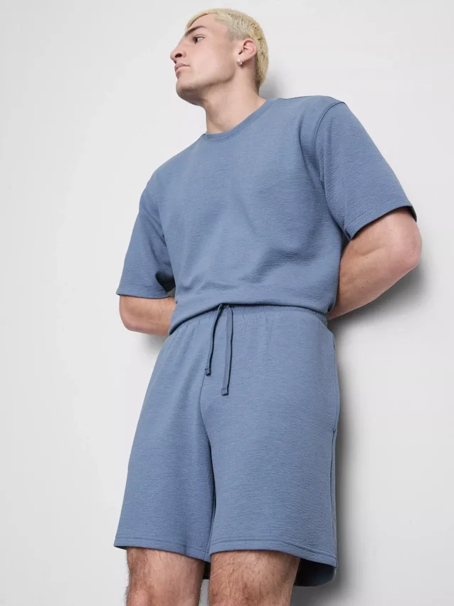 Teksturoidut pyjamat, joissa on kiristysnauha