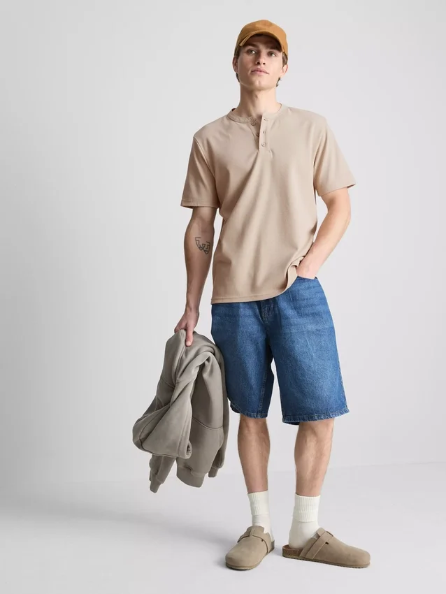 Teksturoitu henley-t-paita
