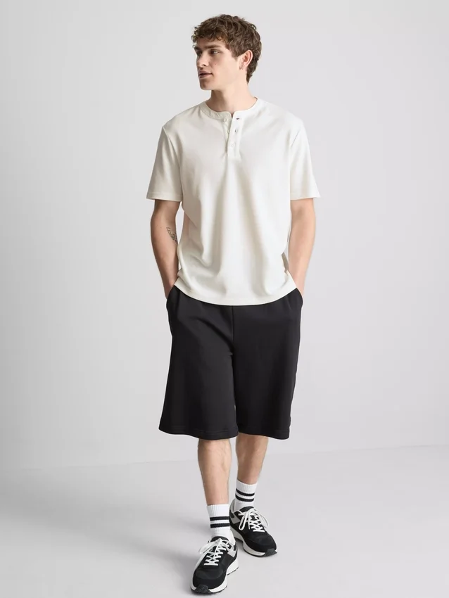 Teksturoitu henley-t-paita
