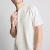 Teksturoitu henley-t-paita