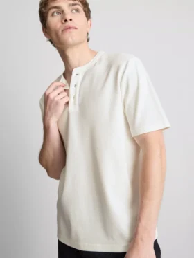 Teksturoitu henley-t-paita