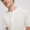 Teksturoitu henley-t-paita