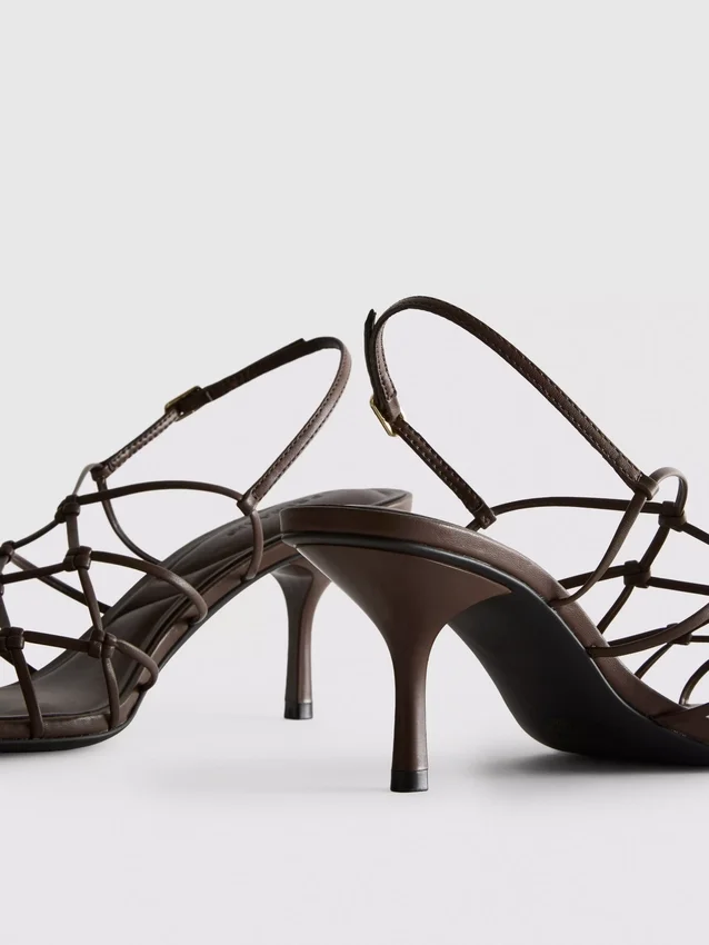 The Edit -merkin punotut stilettokorkoiset sandaalit