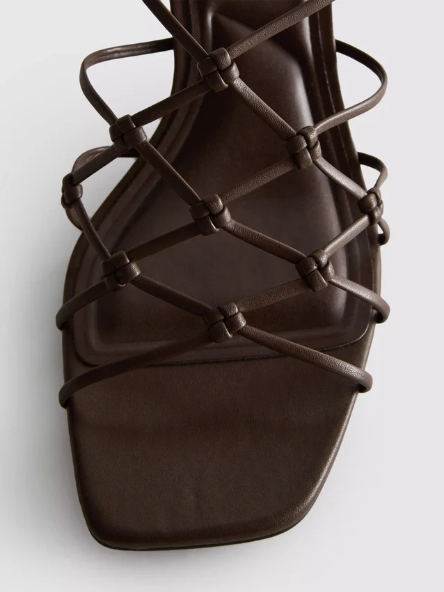 The Edit -merkin punotut stilettokorkoiset sandaalit