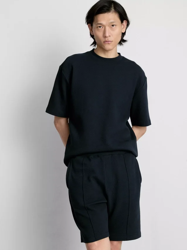 The Edit -teksturoidut shortsit