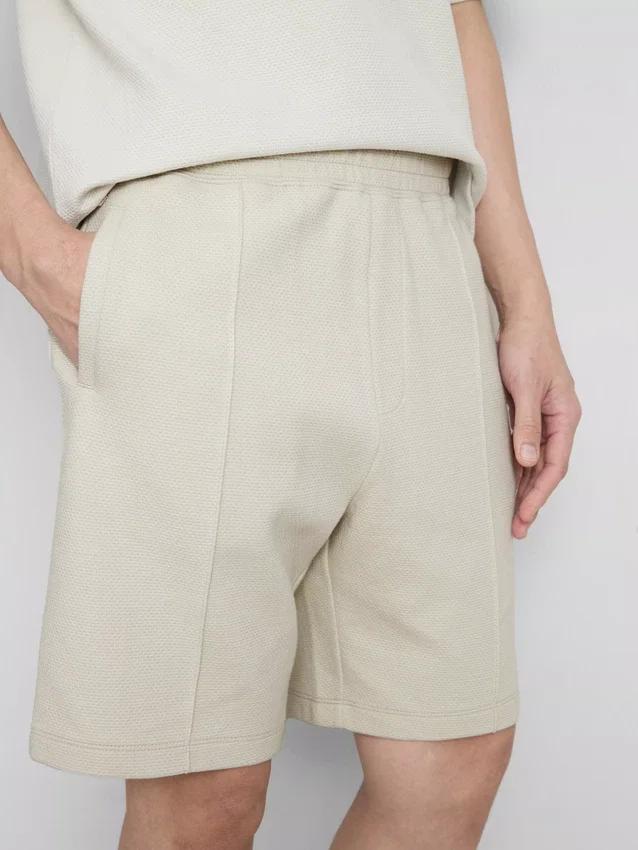 The Edit -teksturoidut shortsit