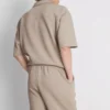 The Edit -teksturoidut shortsit