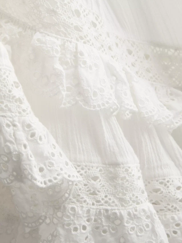 The Primark Scene | epäsymmetrinen broderie-maksihame