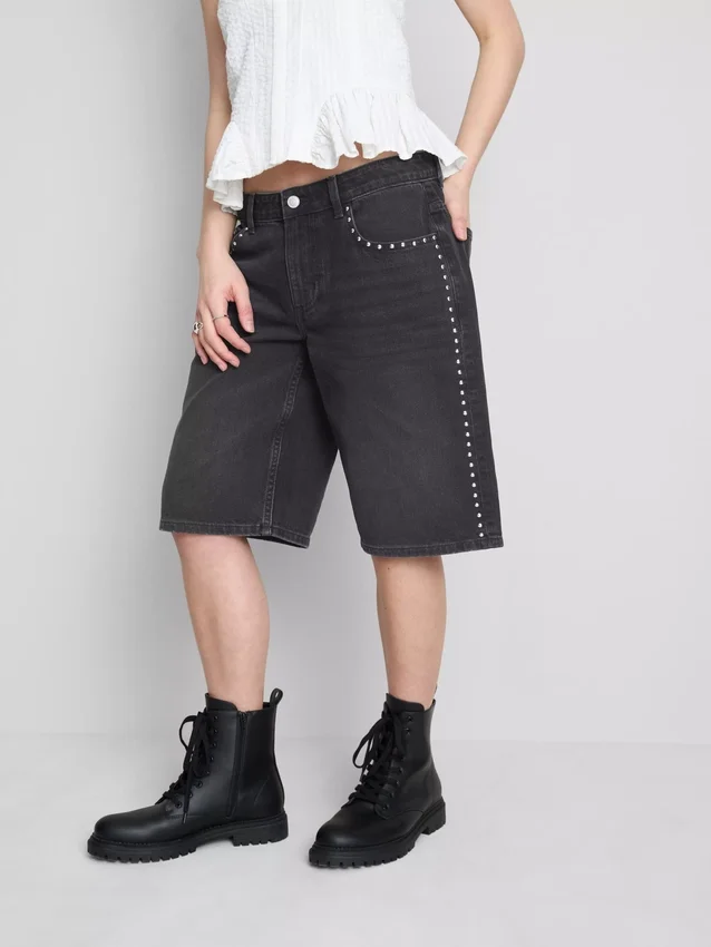 The Primark Scene | Puuvilladenimiset niittikoristellut shortsit