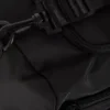 Tikkattu istuimen alle mahtuva käsimatkatavara