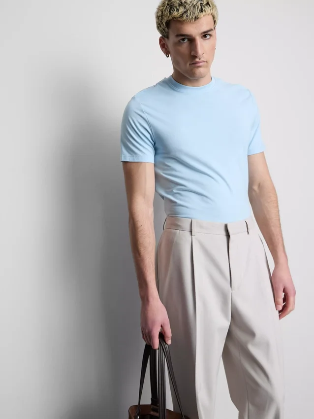 Tiukka istuvuus, joustava t-paita