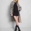 Uurrettu bodycon-minit-kauluspaitamekko