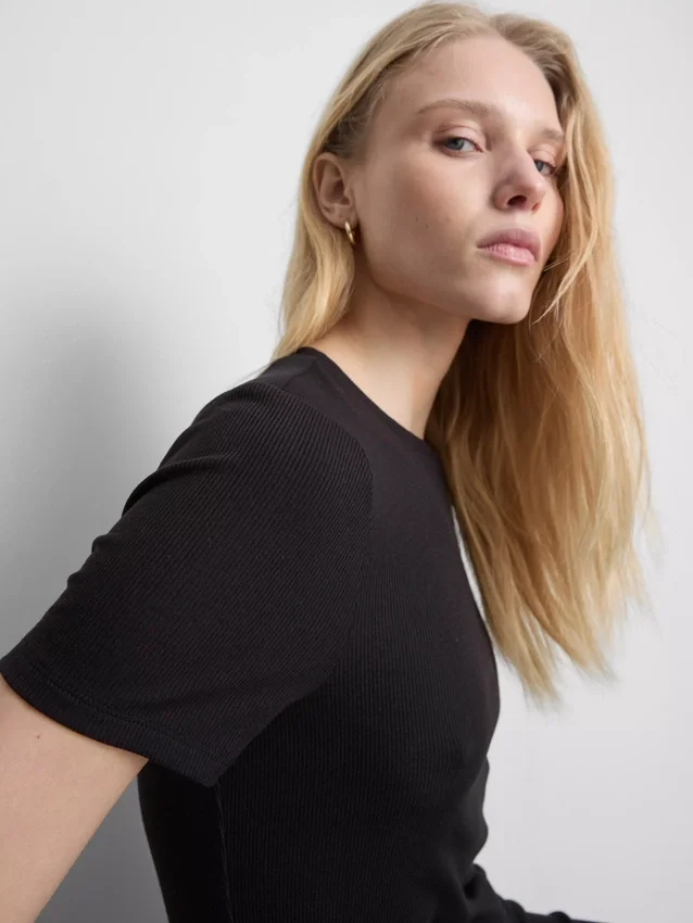Uurrettu bodycon-minit-kauluspaitamekko
