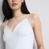 V-kaula-aukkoinen babydoll-top