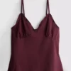 V-kaula-aukkoinen babydoll-top