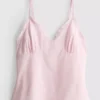 V-kaula-aukkoinen babydoll-top