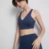 V-kaula-aukkoinen Racer Active -croptop