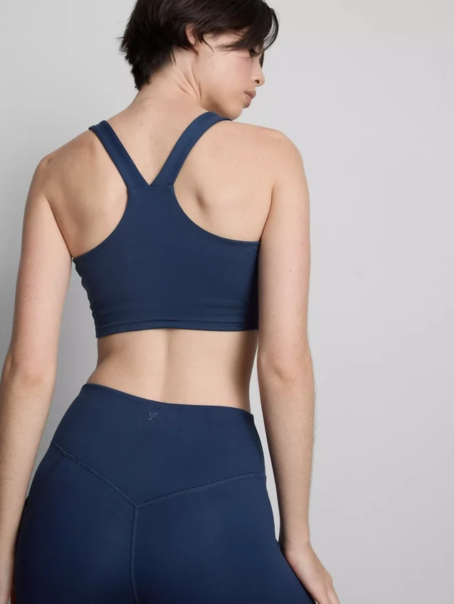 V-kaula-aukkoinen Racer Active -croptop