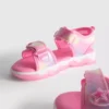 Valoa heijastavat vaellussandaalit