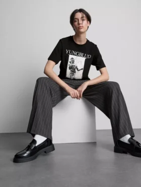 Yungblud-lyhythihainen graafinen t-shortsi